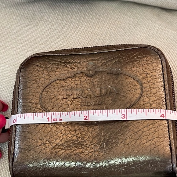 COA⭐️PRADA Vitello Daino Leather
Compact Wallet⭐️STUNNING⭐️ 💯Authentic - Picture 15 of 16